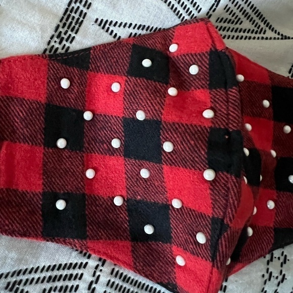 Lele Sadoughi red and white buffalo check with heat stamp pearls Face Mask - Picture 4 of 8